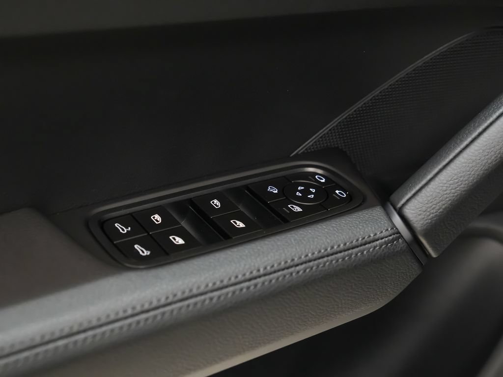 New 2026 Porsche Cayenne AWD/4WD image 23
