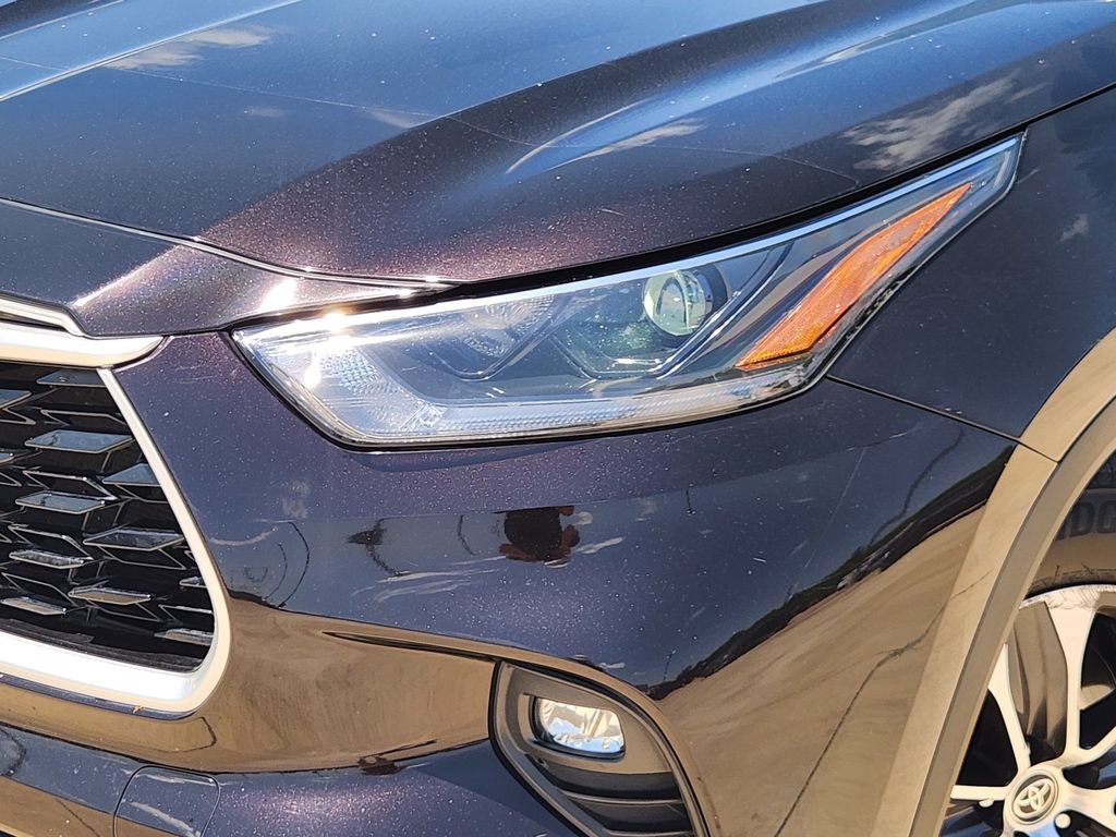Used 2021 Toyota Highlander XLE FWD image 10