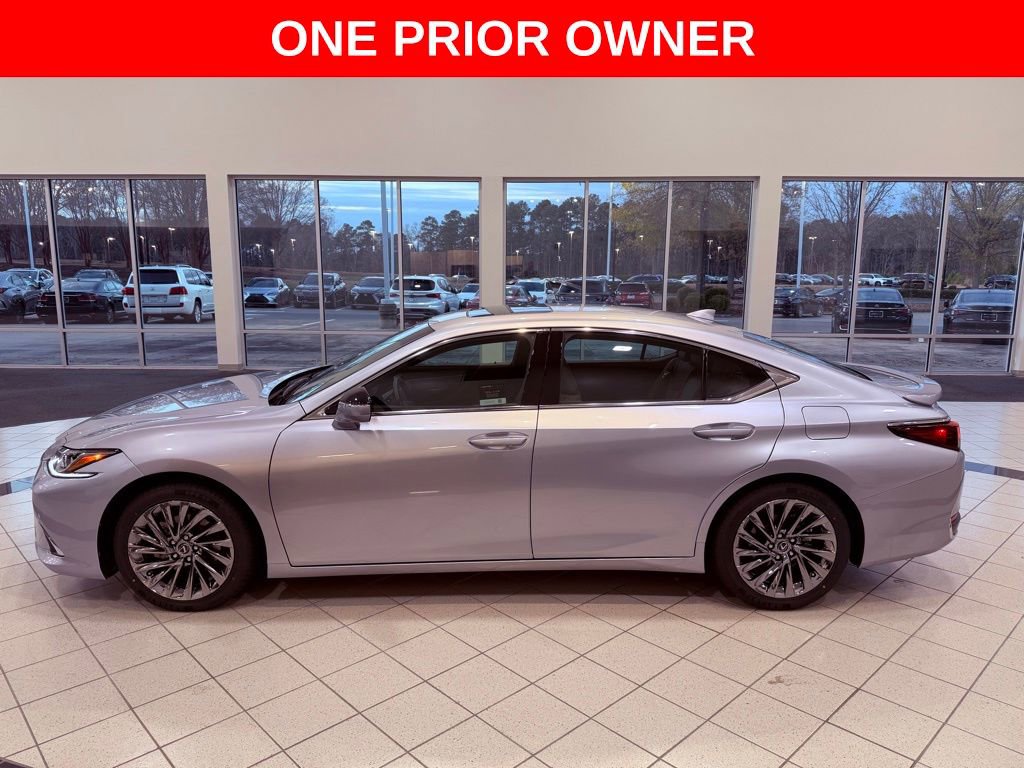Used 2024 Lexus ES 300h w/ Luxury Package image 5