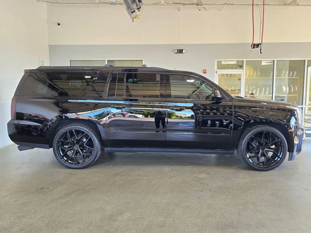 Used 2019 GMC Yukon XL Denali w/ Denali Ultimate Package AWD/4WD image 4
