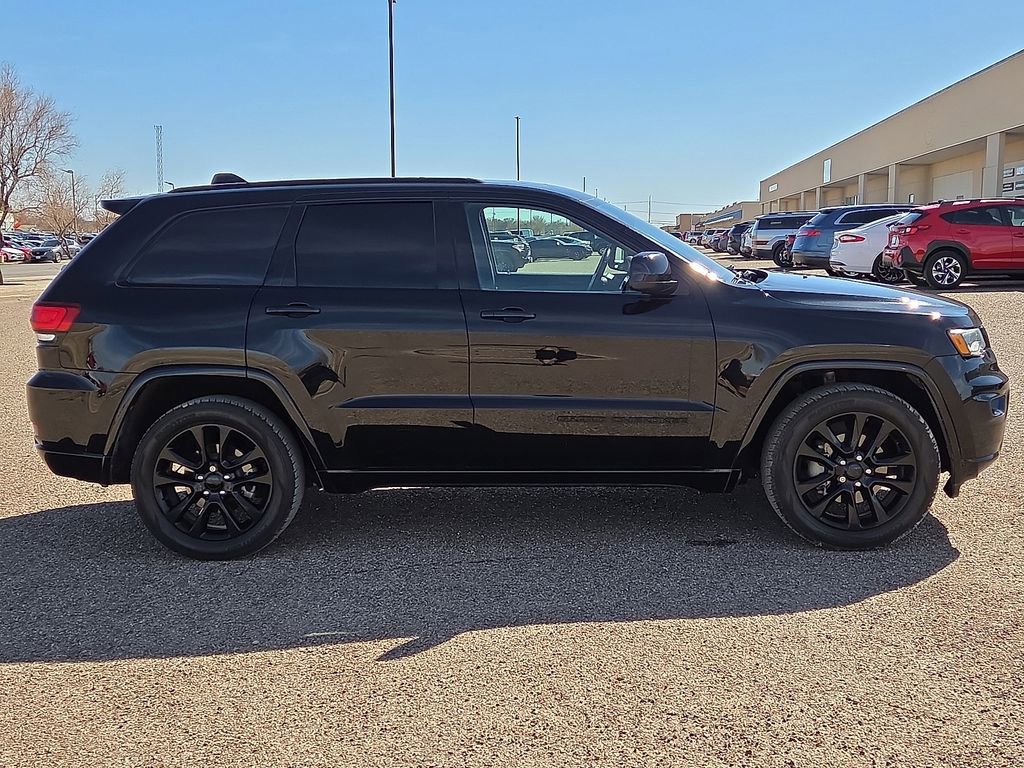 Used 2020 Jeep Grand Cherokee Altitude image 6