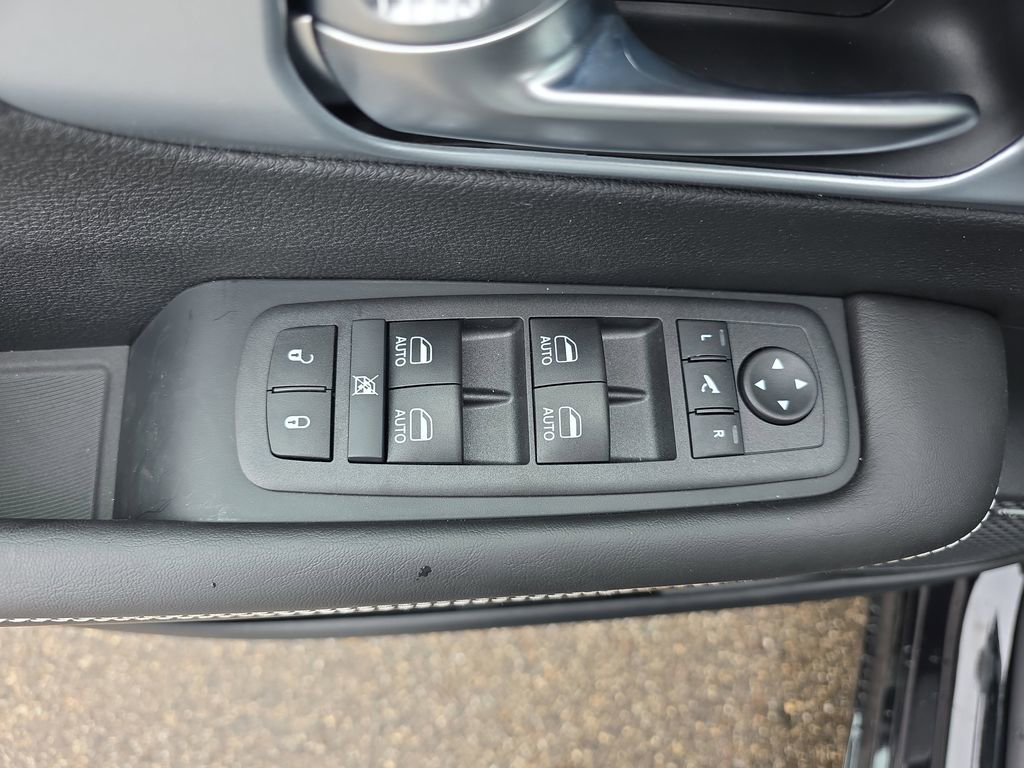 New 2026 Chrysler Pacifica Limited AWD/4WD image 32