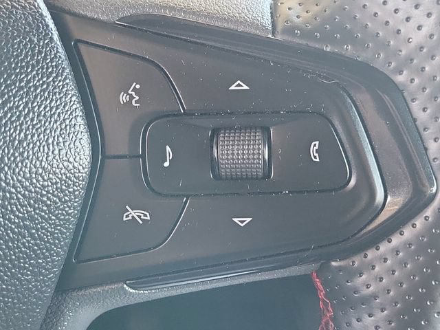 Used 2025 Chevrolet Trax RS FWD image 9