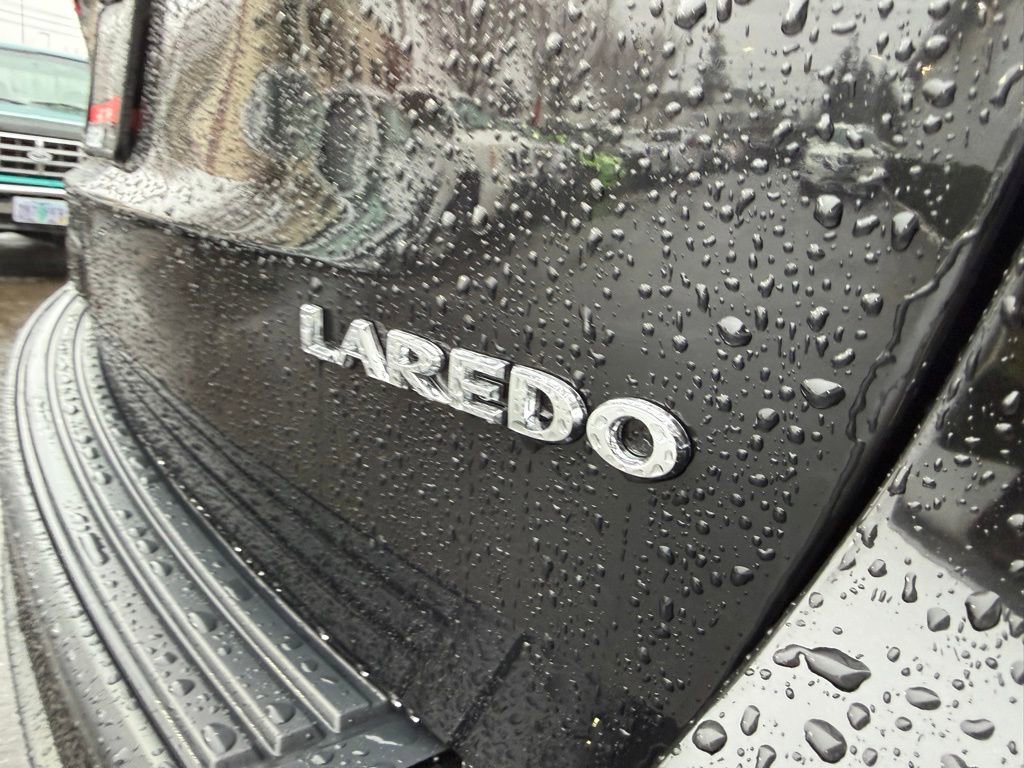 Used 2022 Jeep Grand Cherokee Laredo E image 10