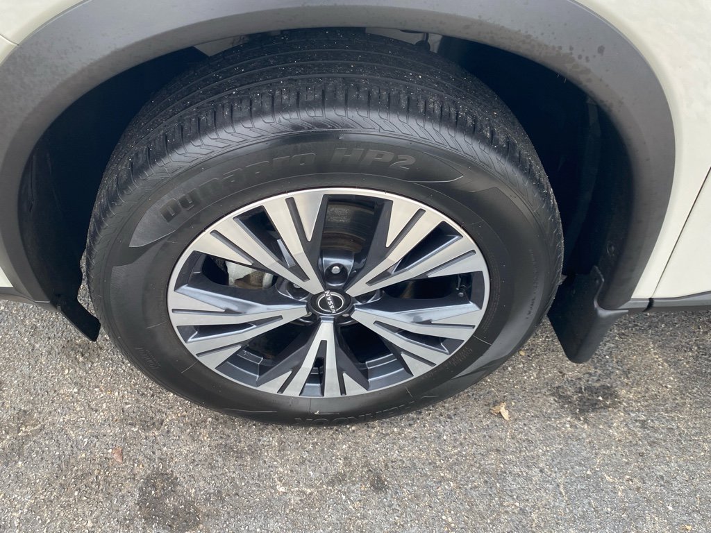 Used 2022 Nissan Rogue SV image 16