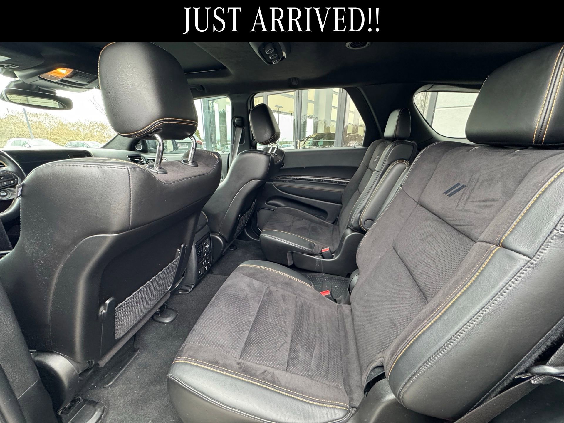 Used 2023 Dodge Durango R/T w/ Hemi Orange Plus Package image 10