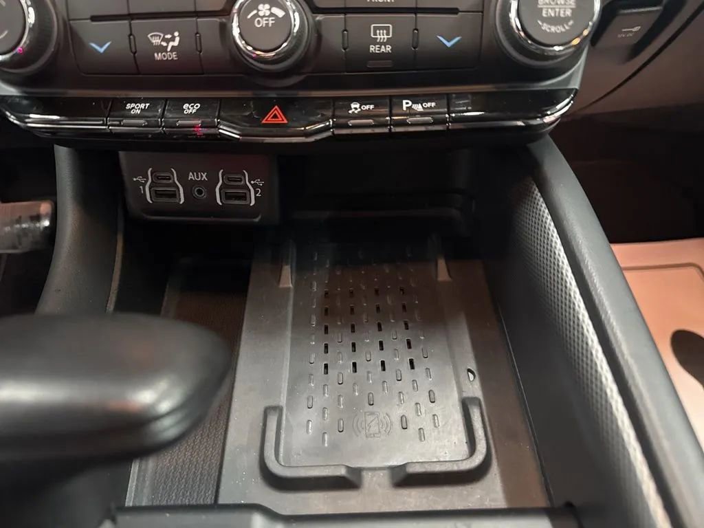 Used 2025 Dodge Durango R/T AWD/4WD image 19