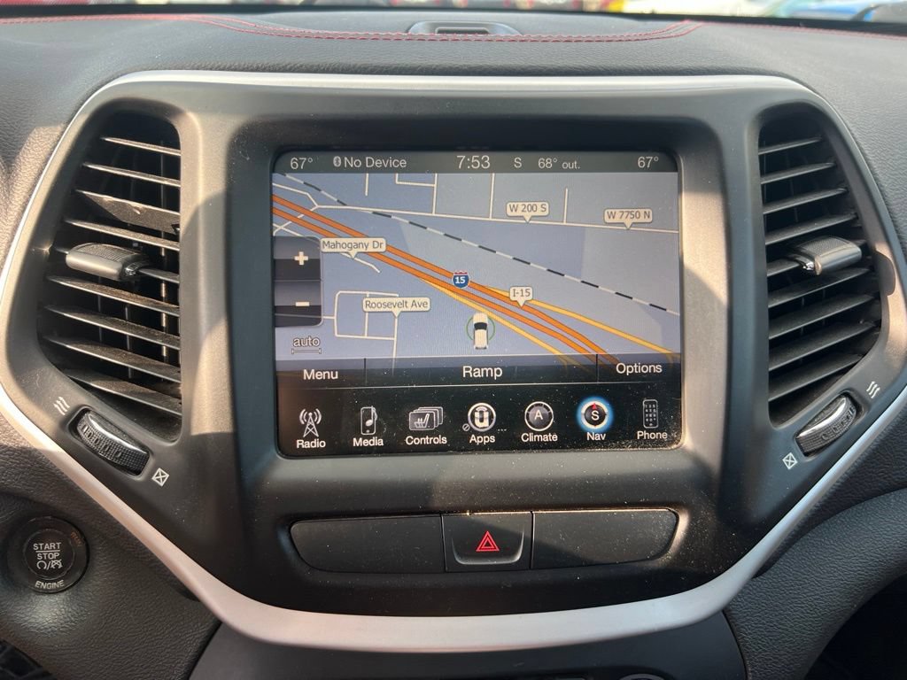Used 2015 Jeep Cherokee Trailhawk w/ Comfort/Convenience Group AWD/4WD image 16