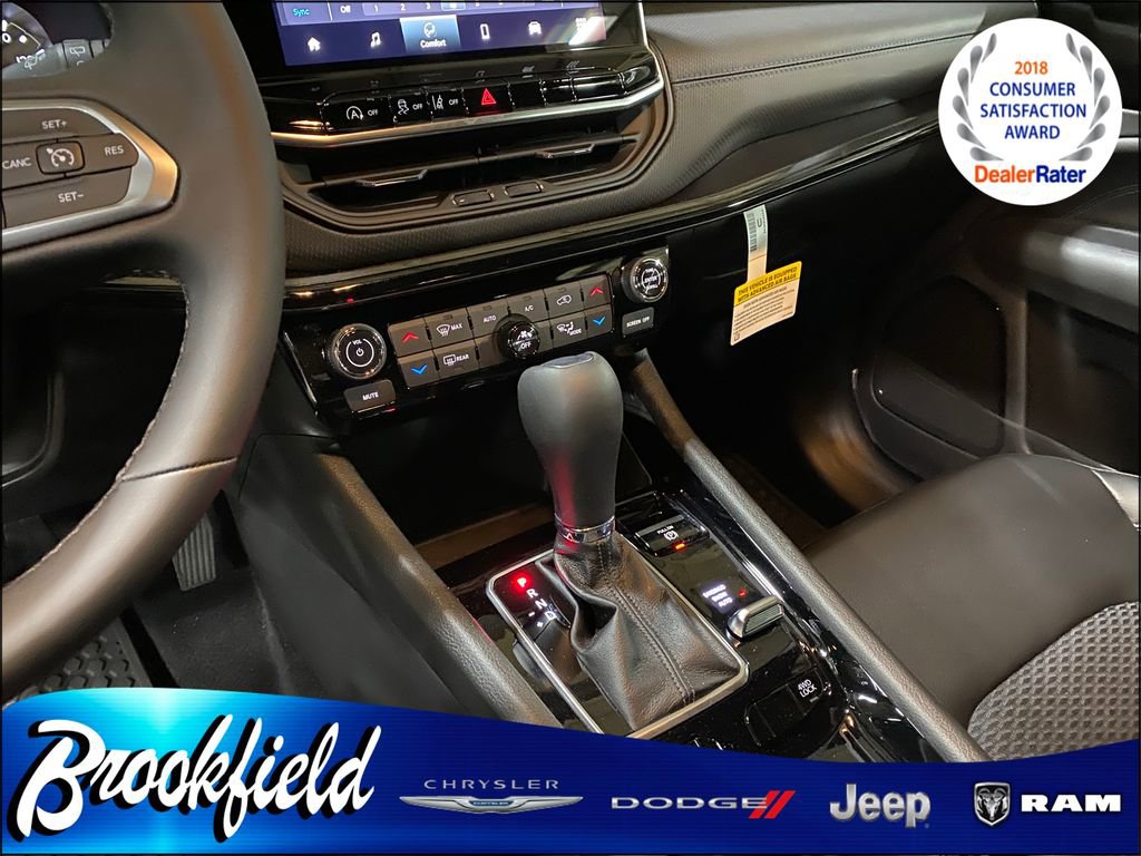 New 2026 Jeep Compass Latitude image 25