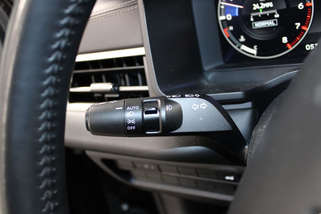 Used 2024 Mitsubishi Outlander SEL image 24