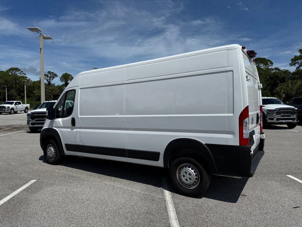 Used 2025 RAM ProMaster 2500 w/ Convenience Group FWD image 5