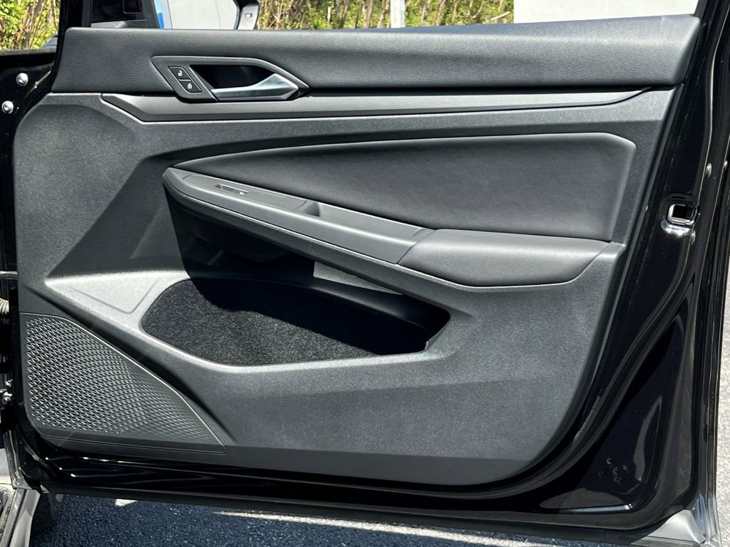 Used 2022 Volkswagen GTI SE image 7