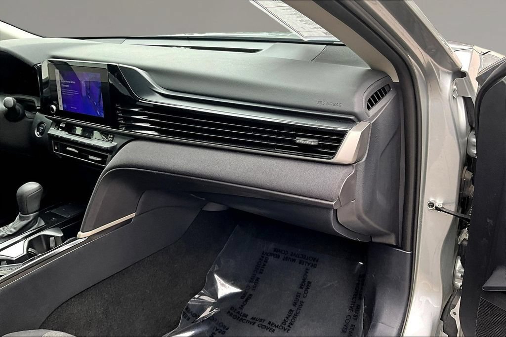 Used 2025 Toyota Camry LE FWD image 25