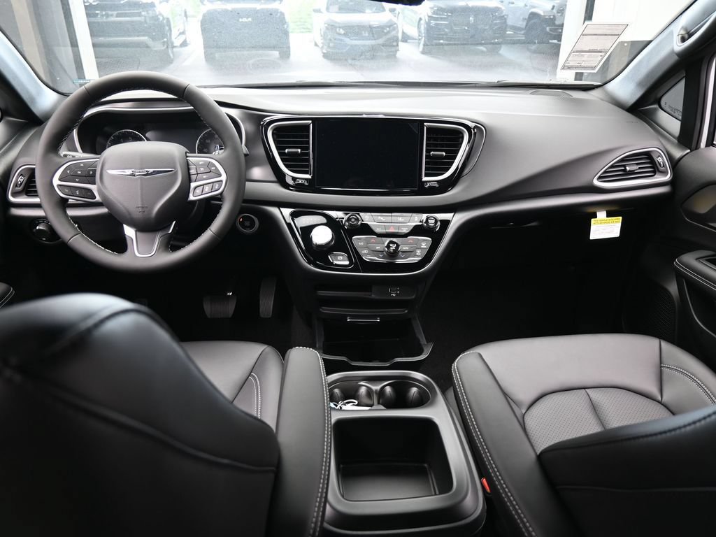 New 2026 Chrysler Voyager LX FWD image 31