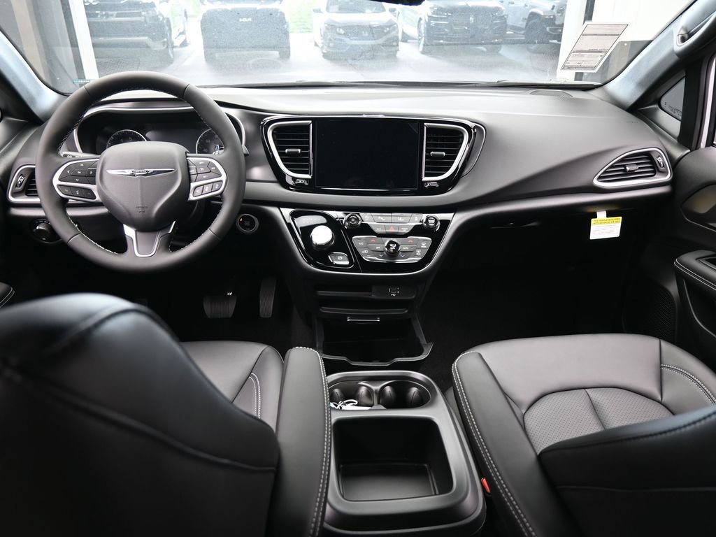 New 2026 Chrysler Voyager LX image 31