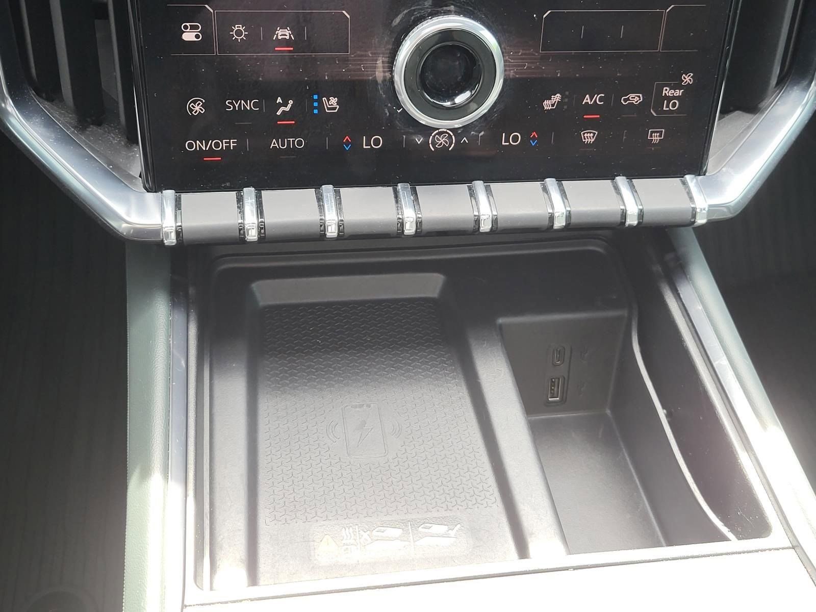 Used 2024 GMC Acadia AT4 w/ Luxury Package AWD/4WD image 32