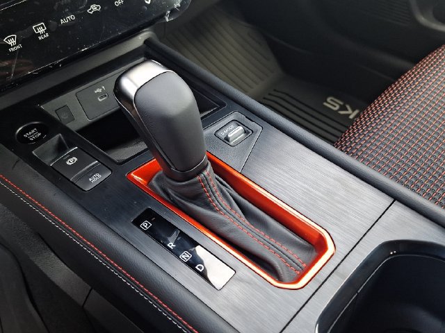 New 2026 Nissan Kicks SR FWD image 23