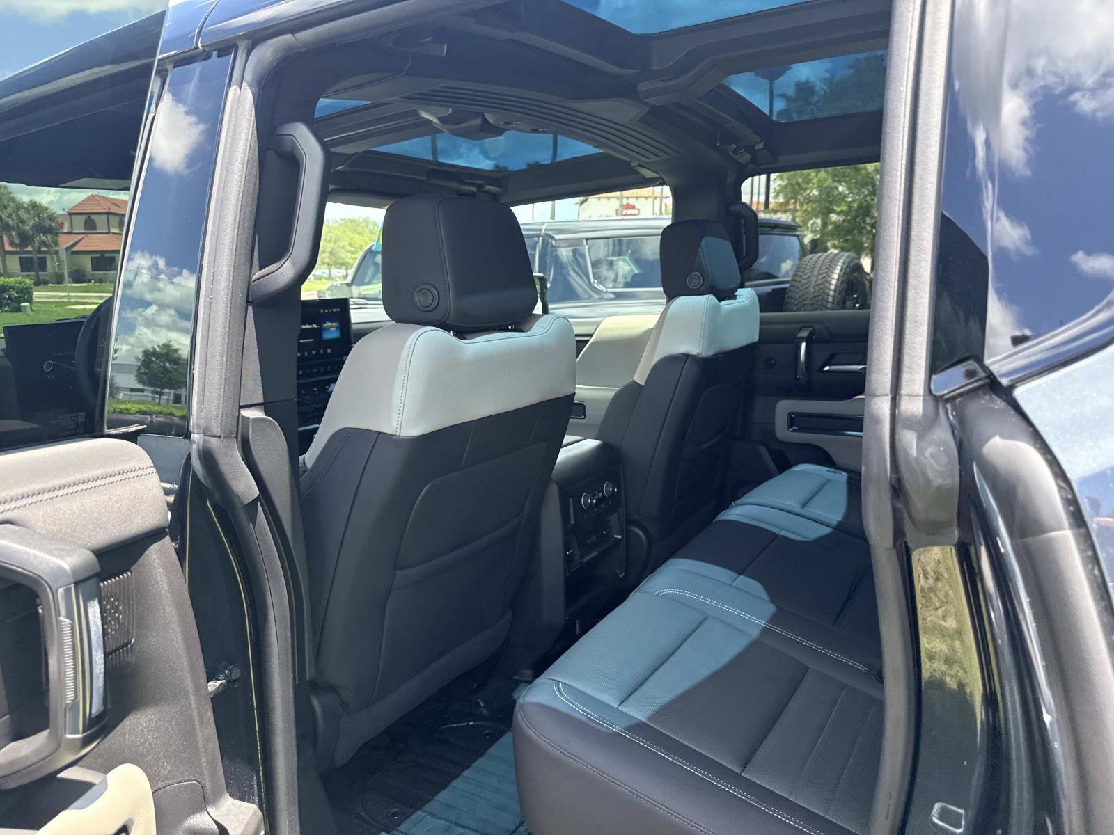 Used 2026 GMC Hummer EV SUV AWD/4WD image 14