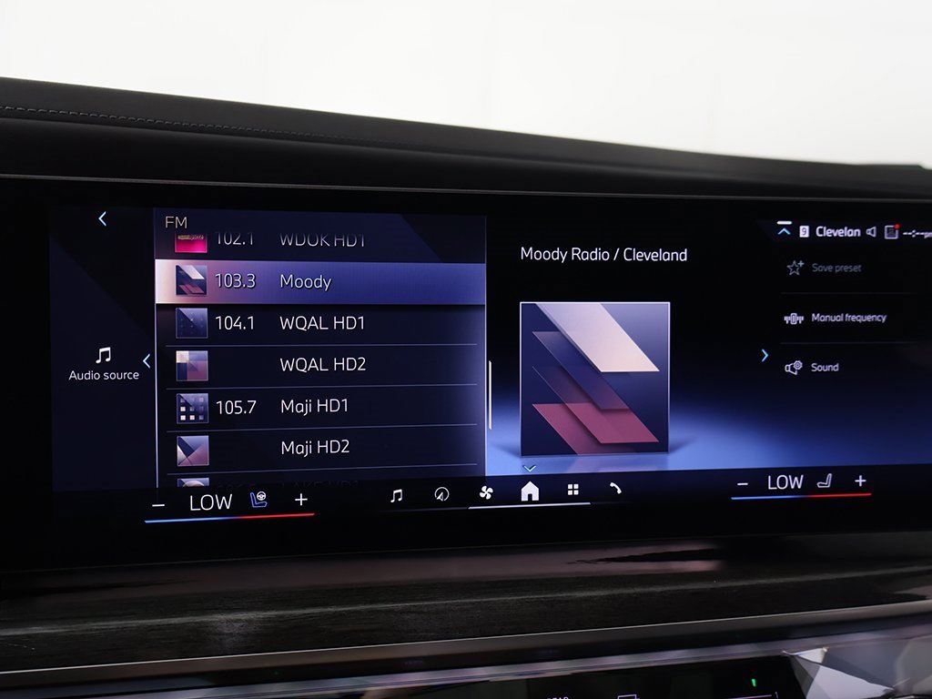 Used 2023 BMW 760i xDrive w/ Parking Assistance Package image 53