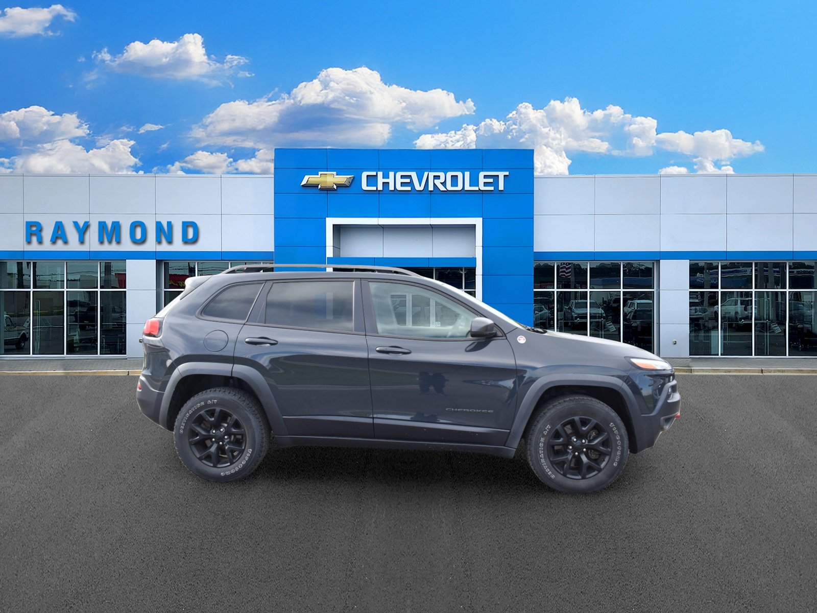 Used 2016 Jeep Cherokee Trailhawk w/ Comfort/Convenience Group AWD/4WD image 2