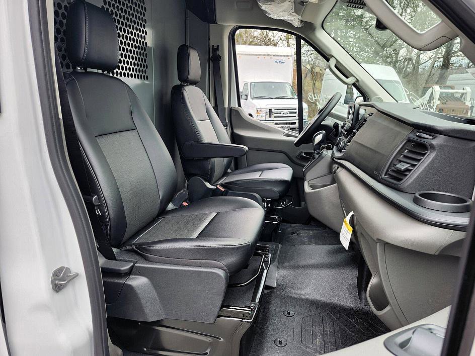 New 2024 Ford Transit 250 148 Medium Roof w/ Load Area Protection Package image 16