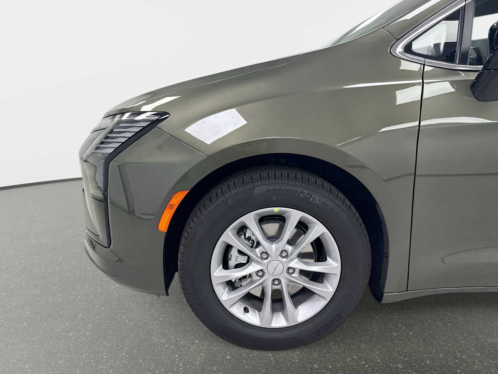 New 2027 Chrysler Pacifica Select FWD image 18