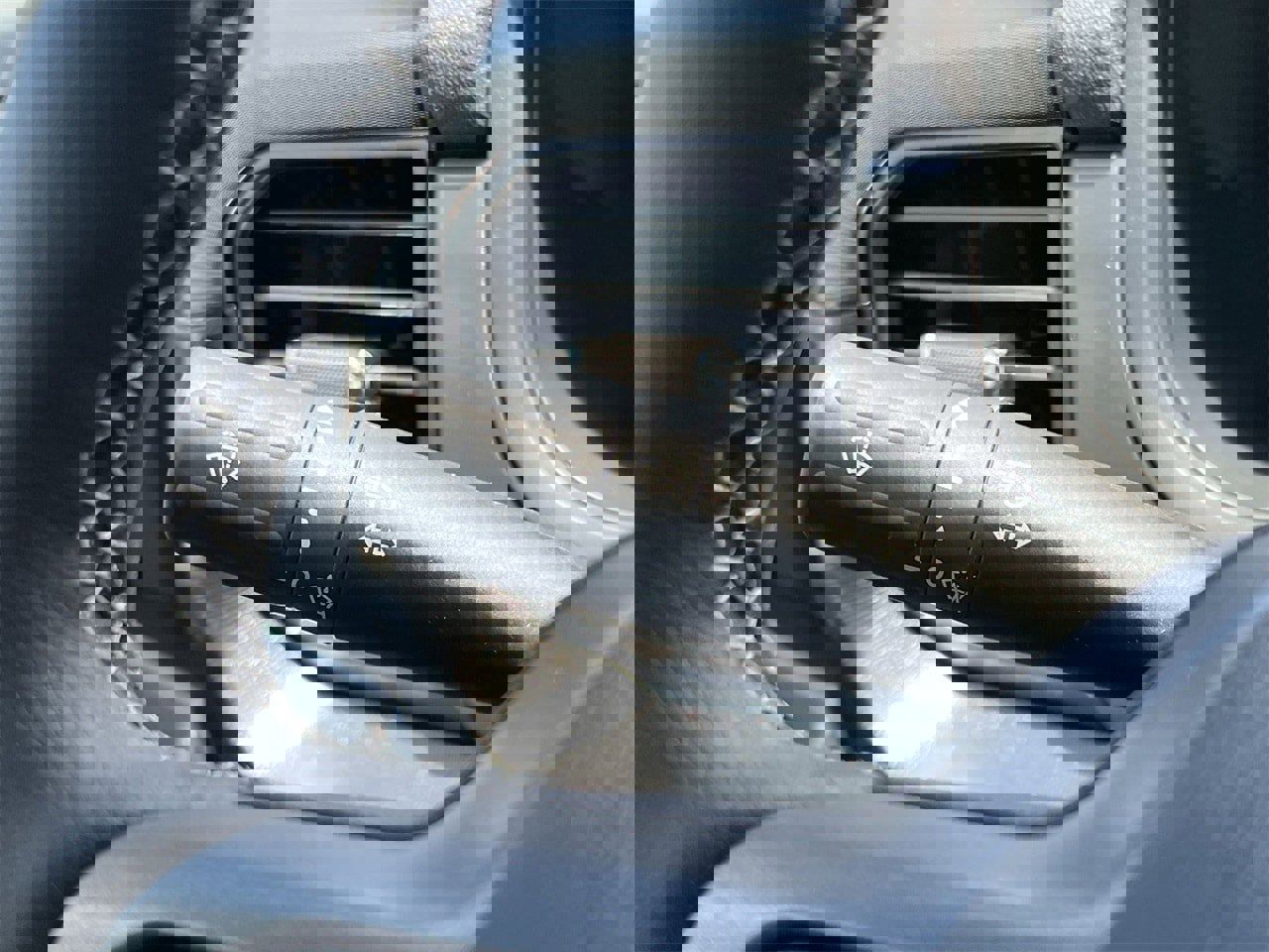 New 2025 Ford F150 Lariat w/ Equipment Group 501A Mid image 17