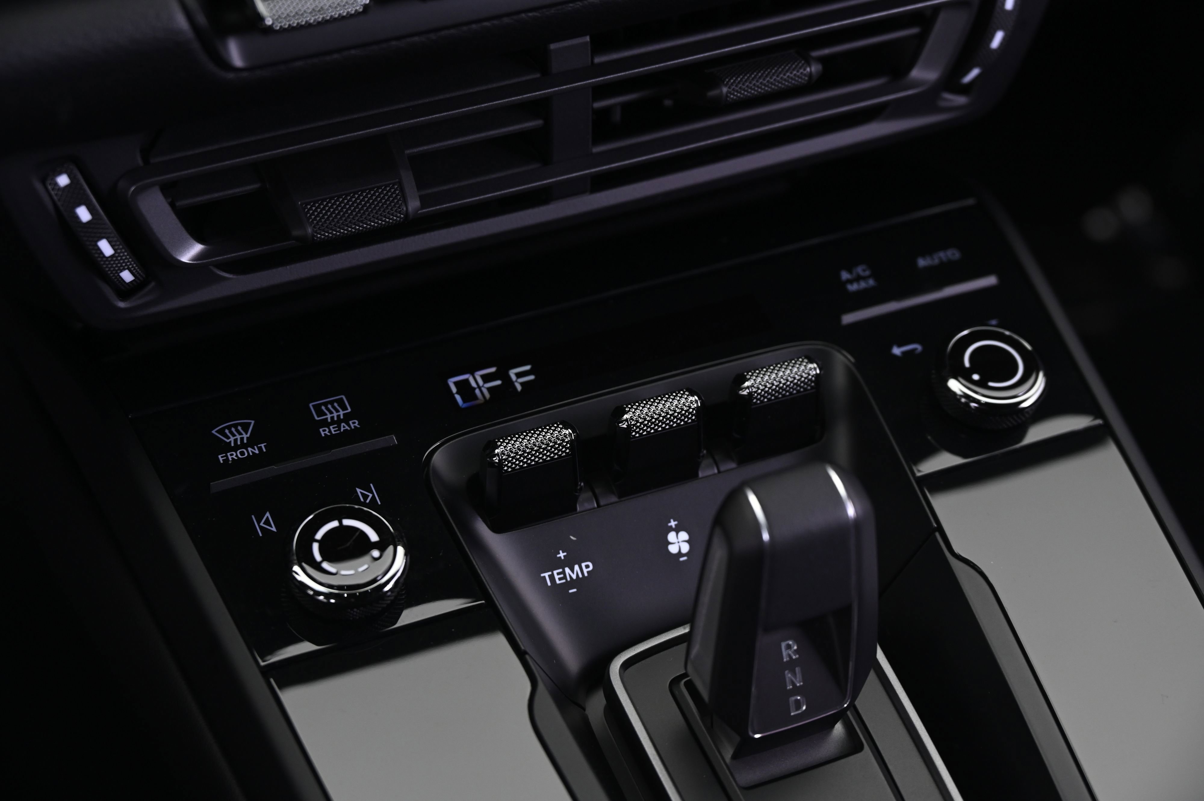 Certified 2024 Porsche 911 Carrera T image 30