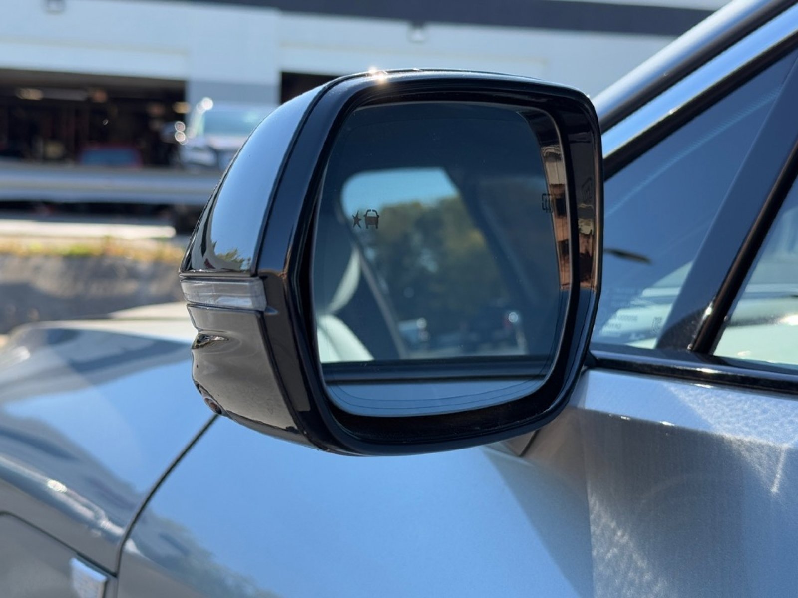 Used 2024 Cadillac Lyriq Luxury w/ LPO, Floor Liner Package image 38