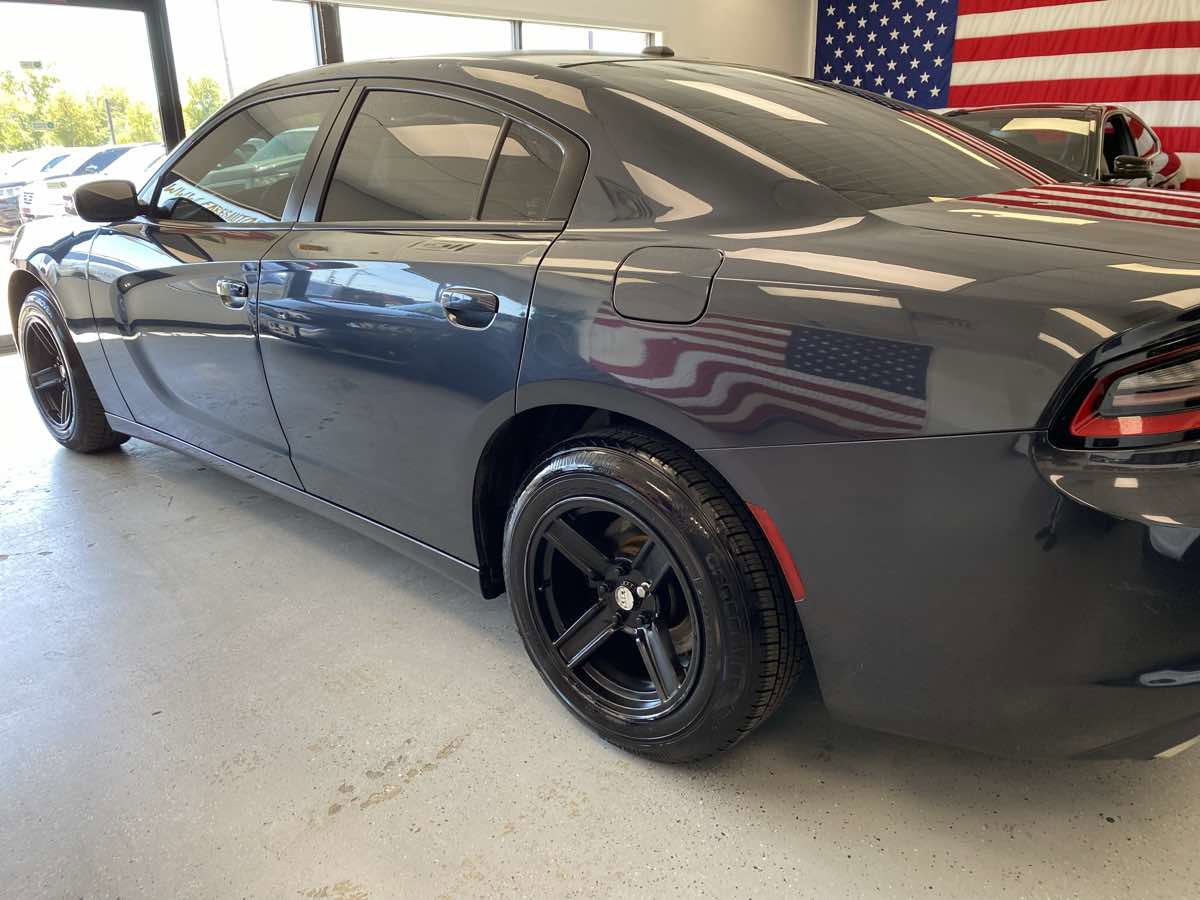 Used 2019 Dodge Charger SXT image 11