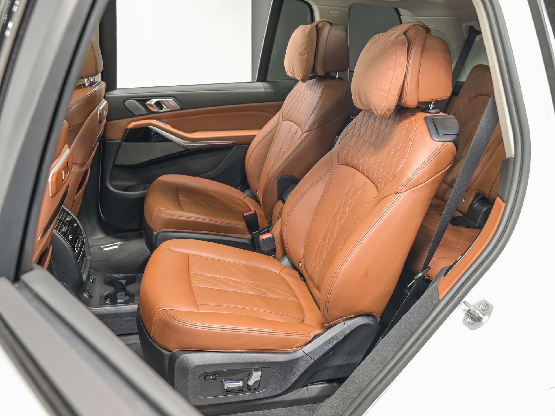 Used 2023 BMW X7 xDrive40i w/ Premium Package image 26