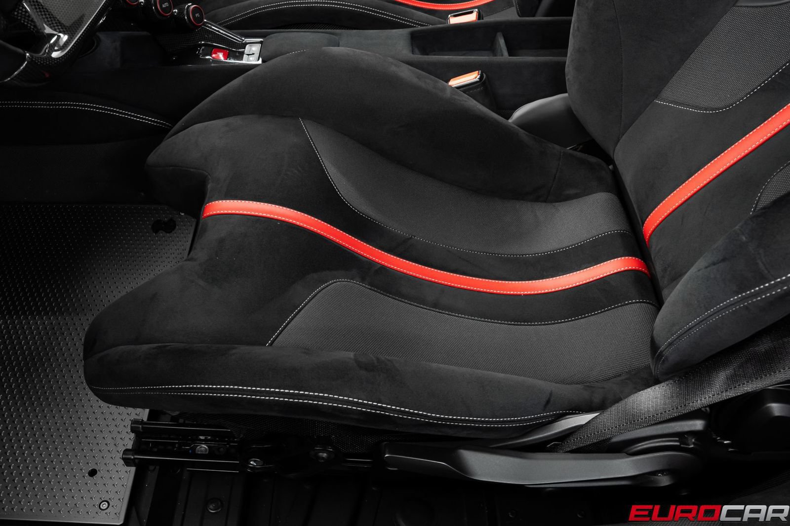 Used 2019 Ferrari 488 Pista Coupe RWD image 48