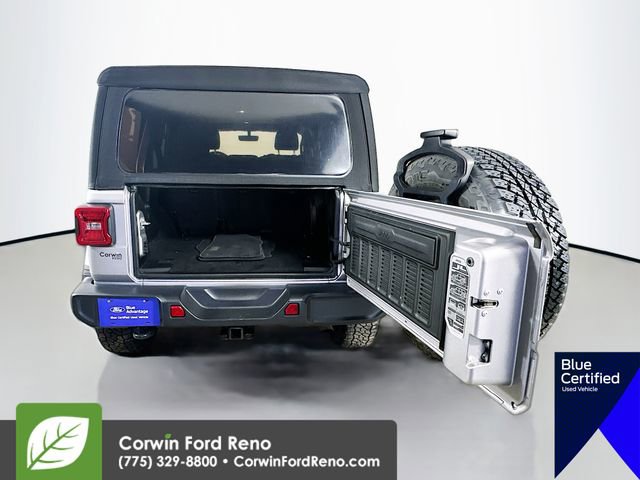 Used 2018 Jeep Wrangler Unlimited Sahara AWD/4WD image 30