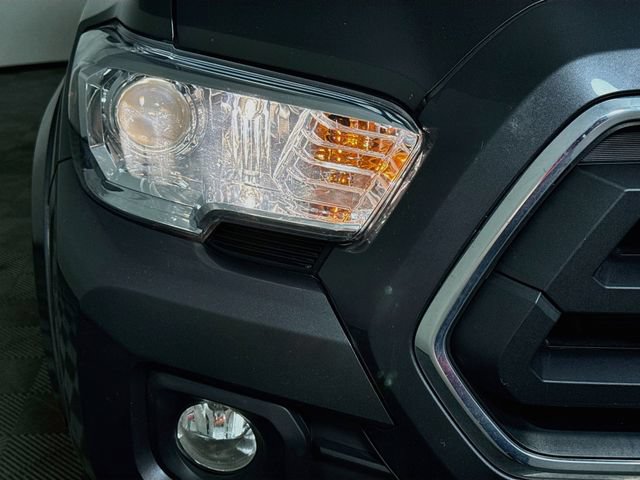 Certified 2022 Toyota Tacoma SR5 w/ Technology Package AWD/4WD image 3