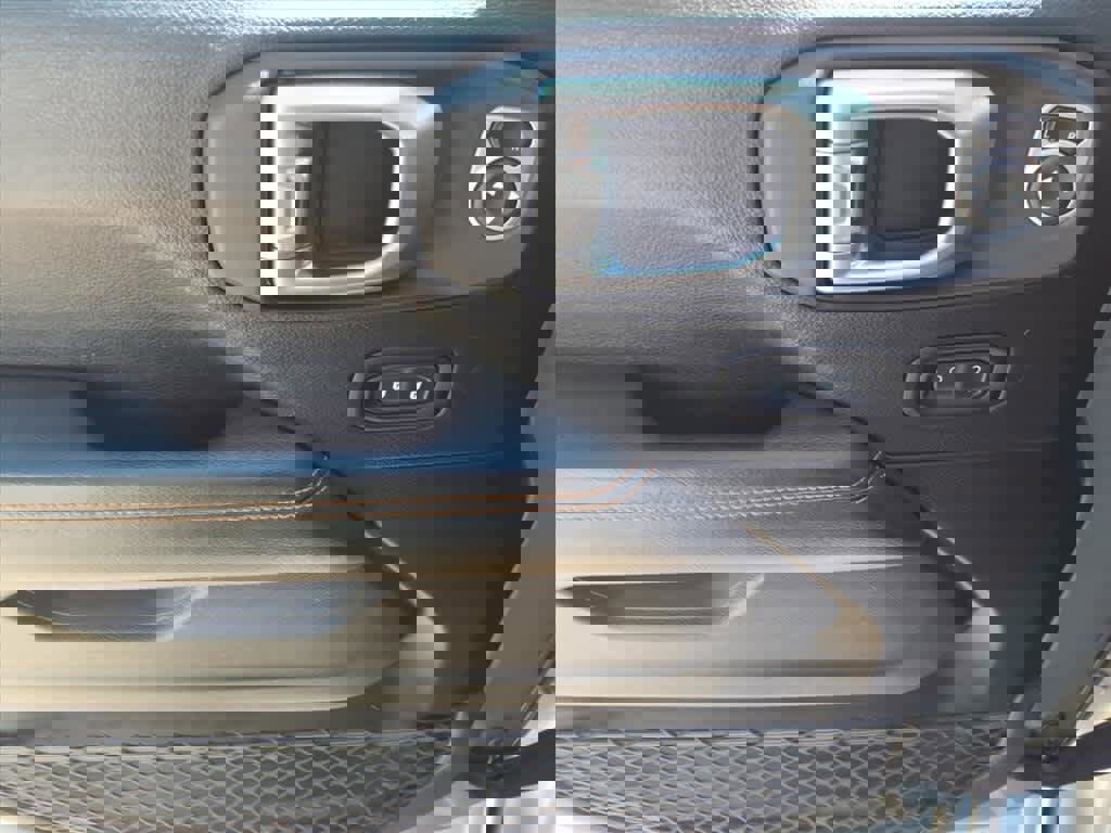 Used 2020 Jeep Gladiator Mojave image 3