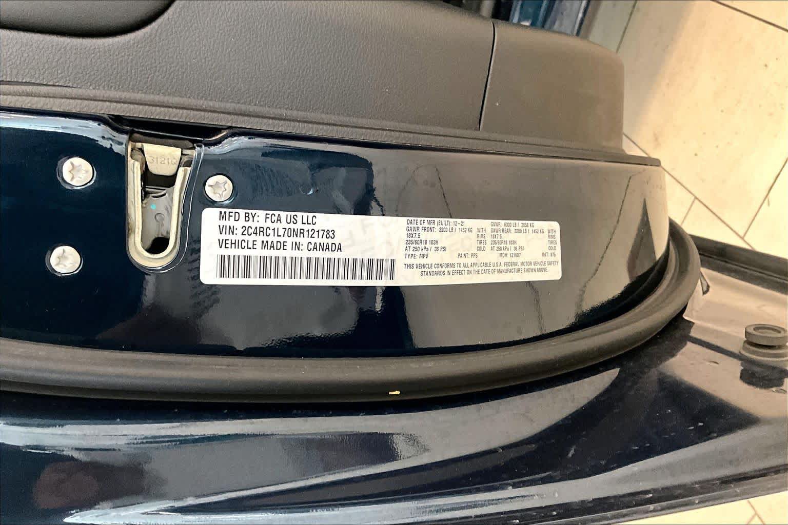 Used 2022 Chrysler Pacifica Touring-L w/ Uconnect Theater Family Group FWD image 31