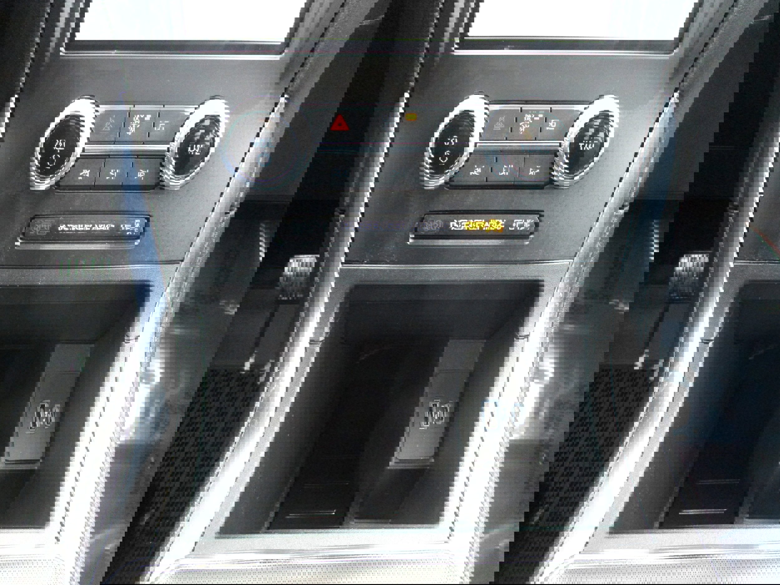 Used 2024 Ford Edge Titanium image 28