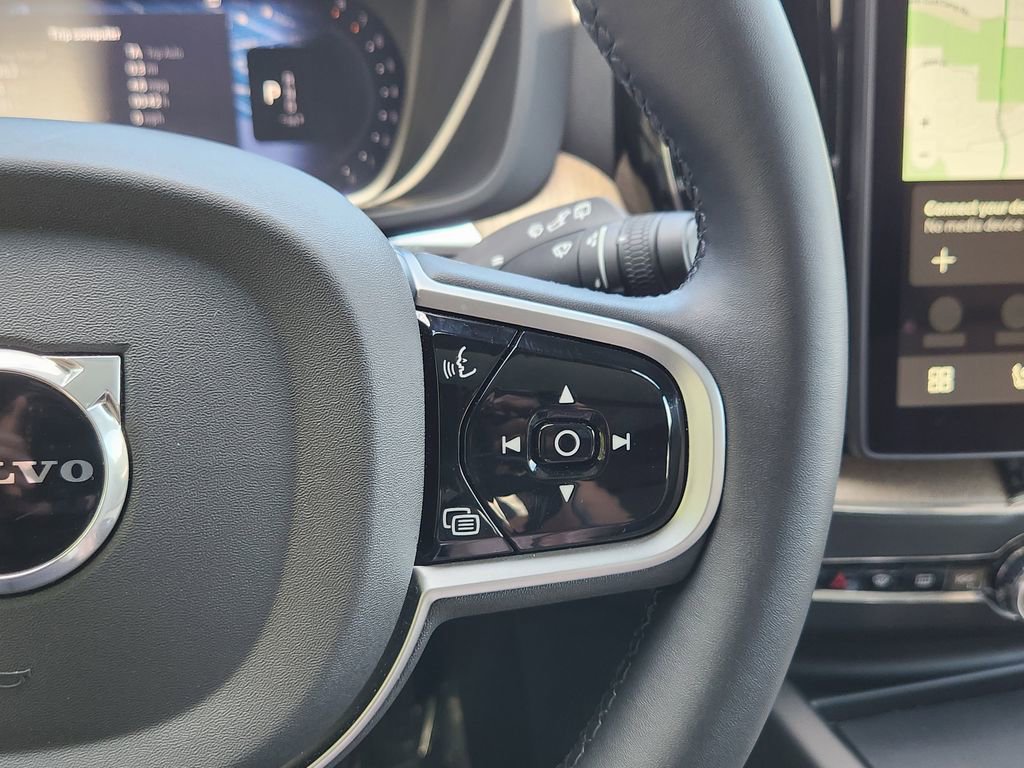 New 2026 Volvo XC60 B5 Plus w/ Protection Package Premier AWD/4WD image 18