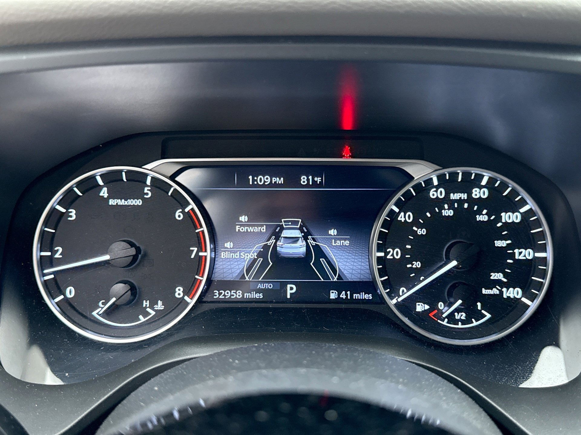 Used 2023 Nissan Rogue SV AWD/4WD image 9