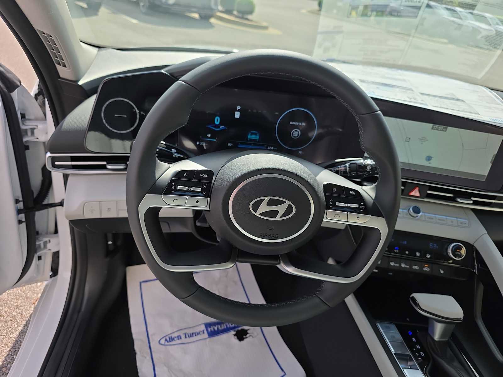 New 2025 Hyundai Elantra Limited image 9