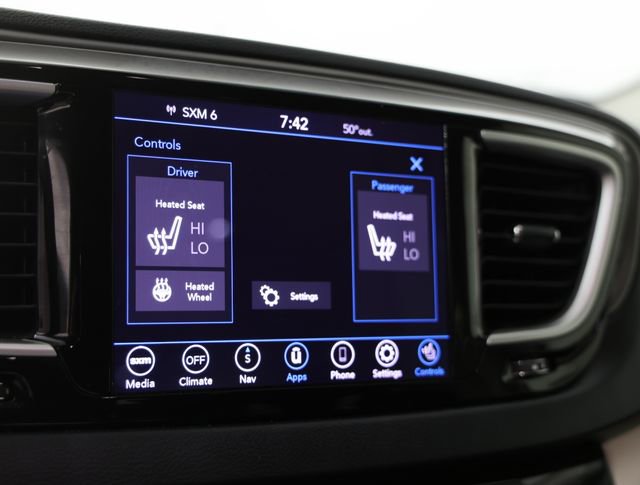 Used 2020 Chrysler Pacifica Touring-L Plus image 8