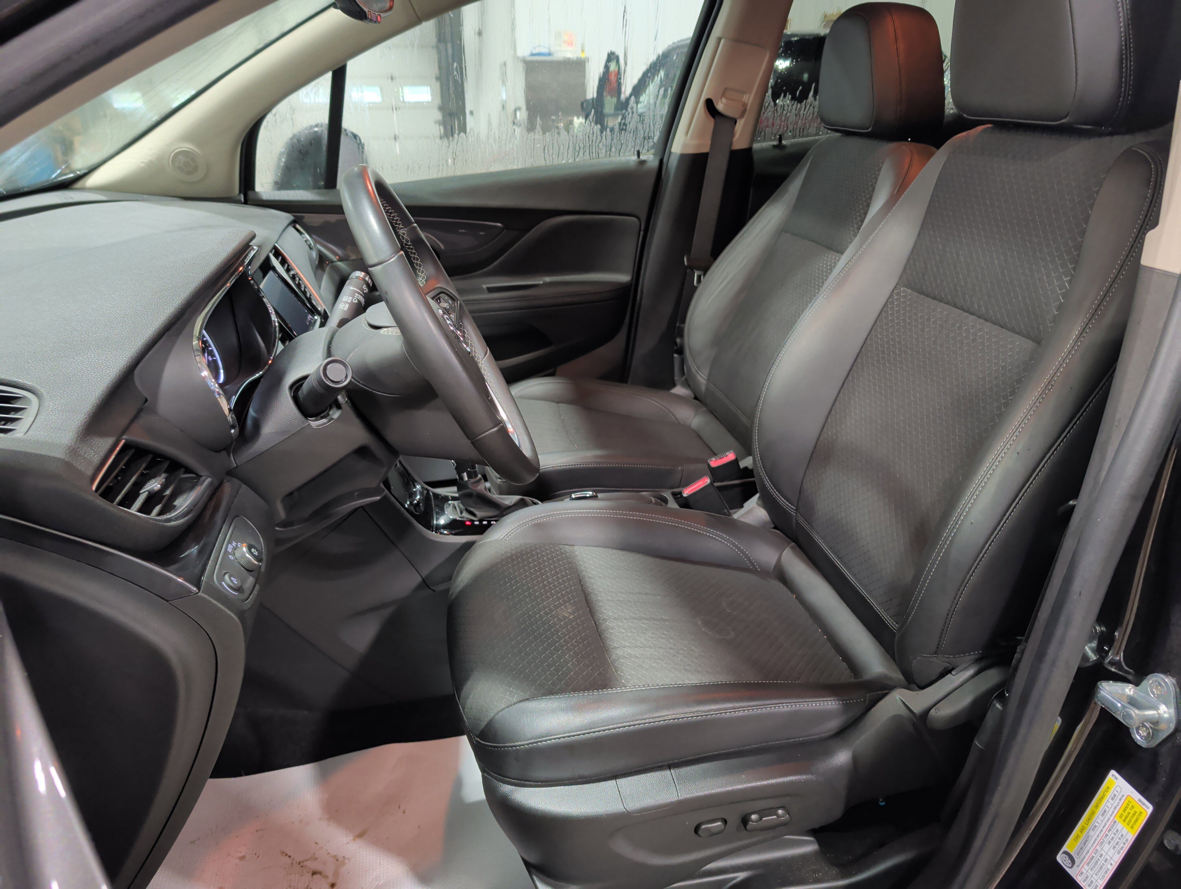 Used 2022 Buick Encore Preferred w/ Safety Package AWD/4WD image 7