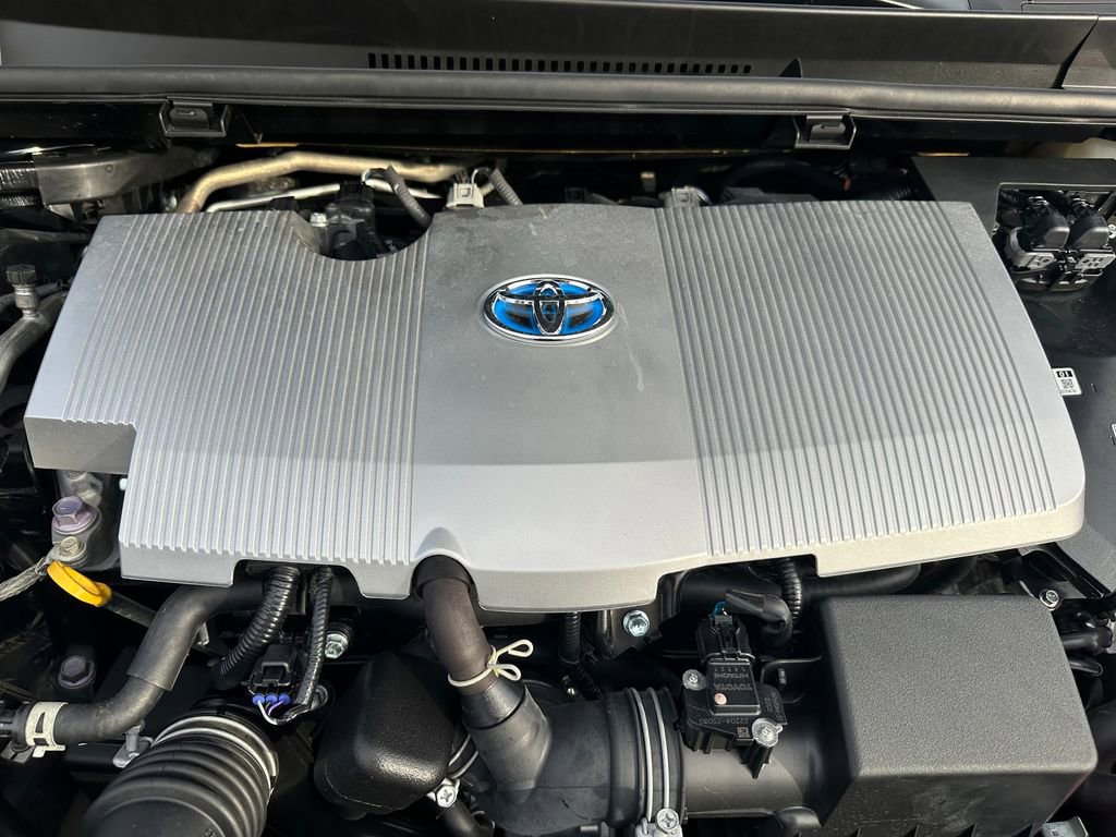 Used 2022 Toyota Prius LE image 23