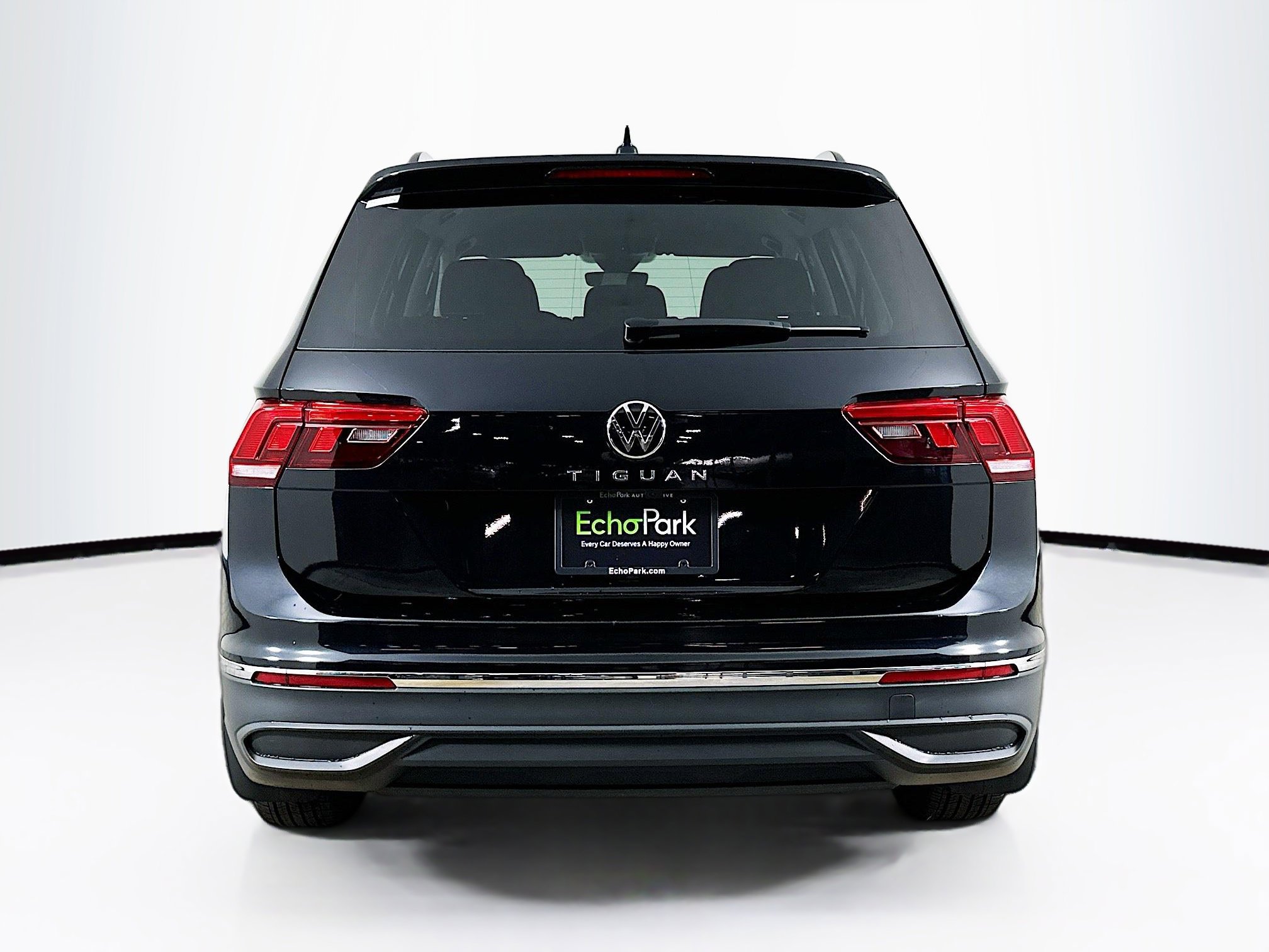 Used 2024 Volkswagen Tiguan S image 7