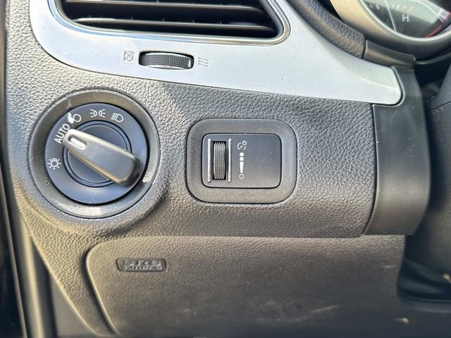 Used 2017 Dodge Journey SE w/ Flexible Seating Group image 32