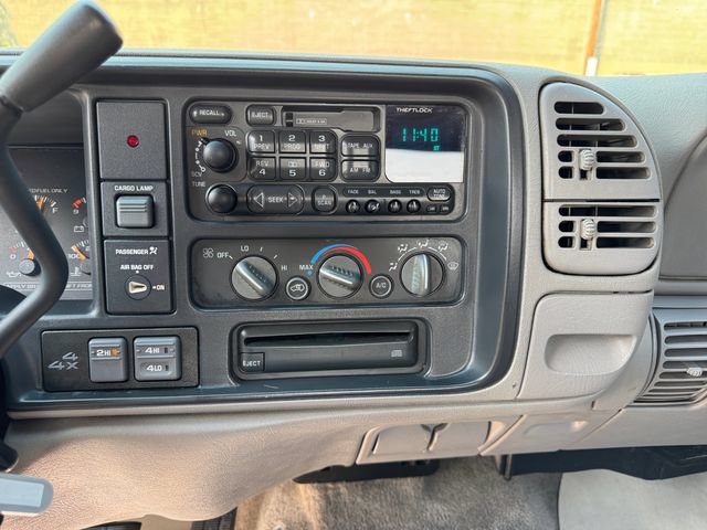 Used 1998 Chevrolet Silverado 1500 4x4 Extended Cab w/ Preferred Equipment Group 2 image 16