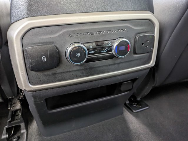 Used 2024 Ford Expedition XLT AWD/4WD image 16