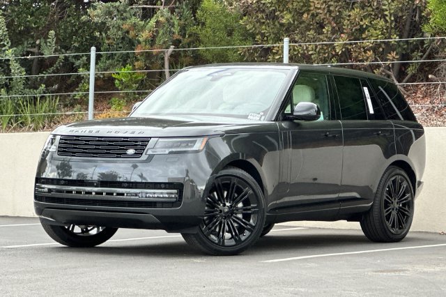 New 2026 Land Rover Range Rover SE