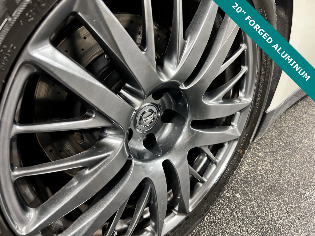 Used 2017 Nissan GT-R Premium image 23