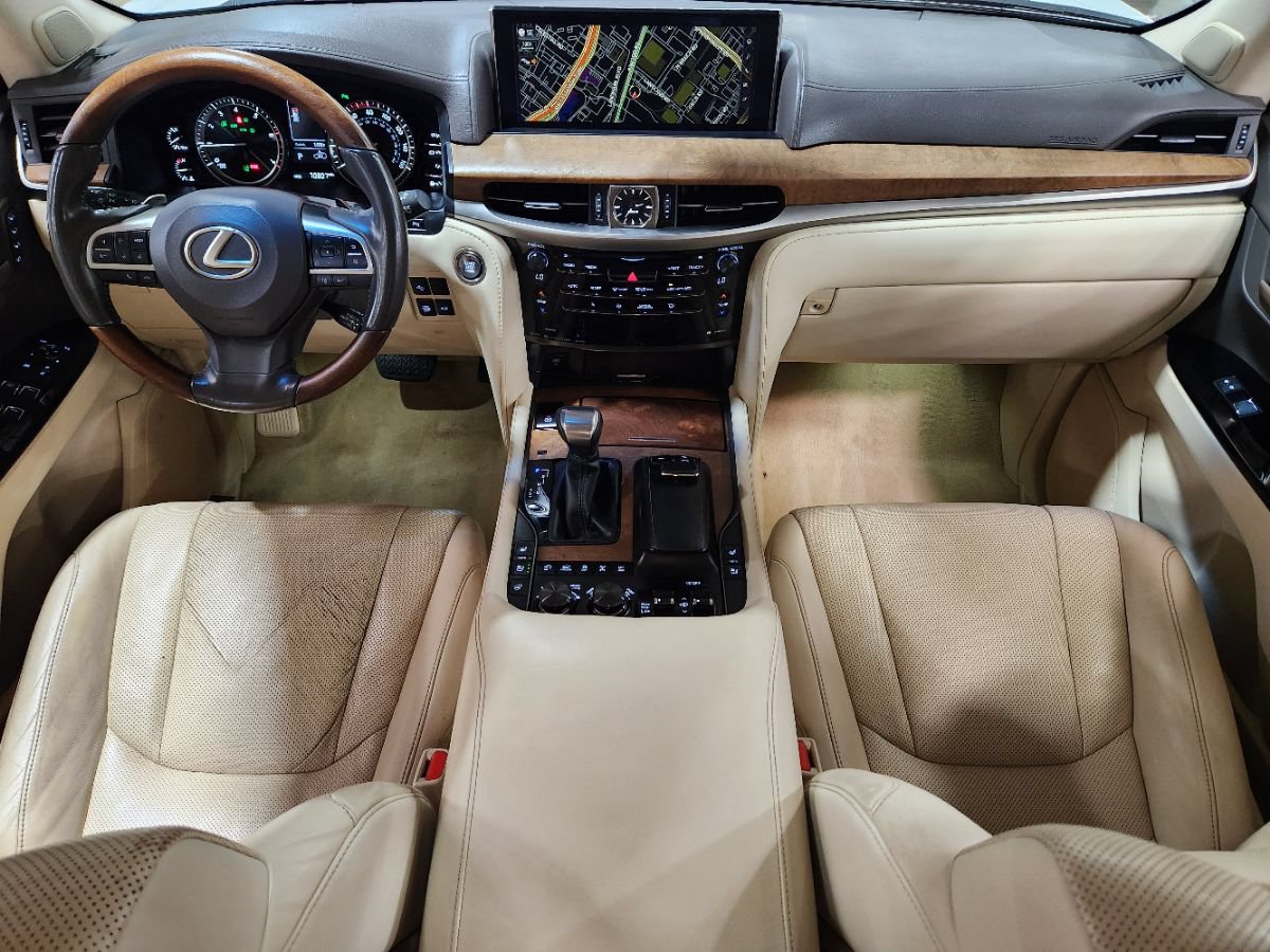 Used 2021 Lexus LX 570 4WD w/ Luxury Package image 46